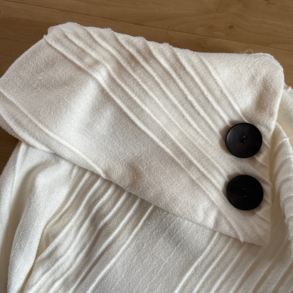 WOMEN’S SHAWL PLEATED FLEECE PONCHO ONE SIZE WINTER WHITE WILL FIT MOST SIZES - Picture 5 of 12